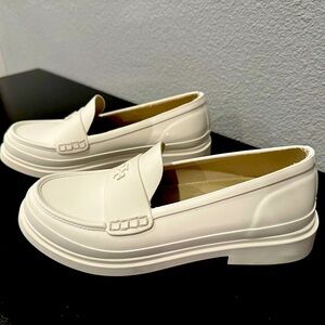 LIKE NEW Tory Burch rain loafer